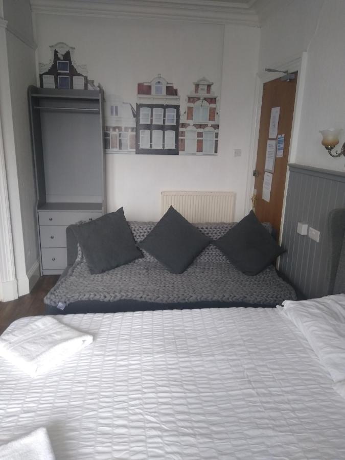 The Townhouse Accommodation Ντάμφρις Εξωτερικό φωτογραφία